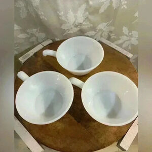 VTG USA Anchor Hocking Fire King Oven Proof Milk Glass 5" Mixing Bowls Set  of 3